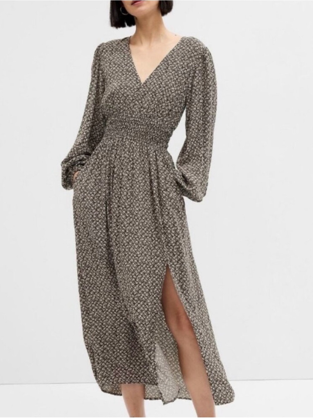 Gap XS Brown/Cream Smocked Waist V-Neck Maxi Dress